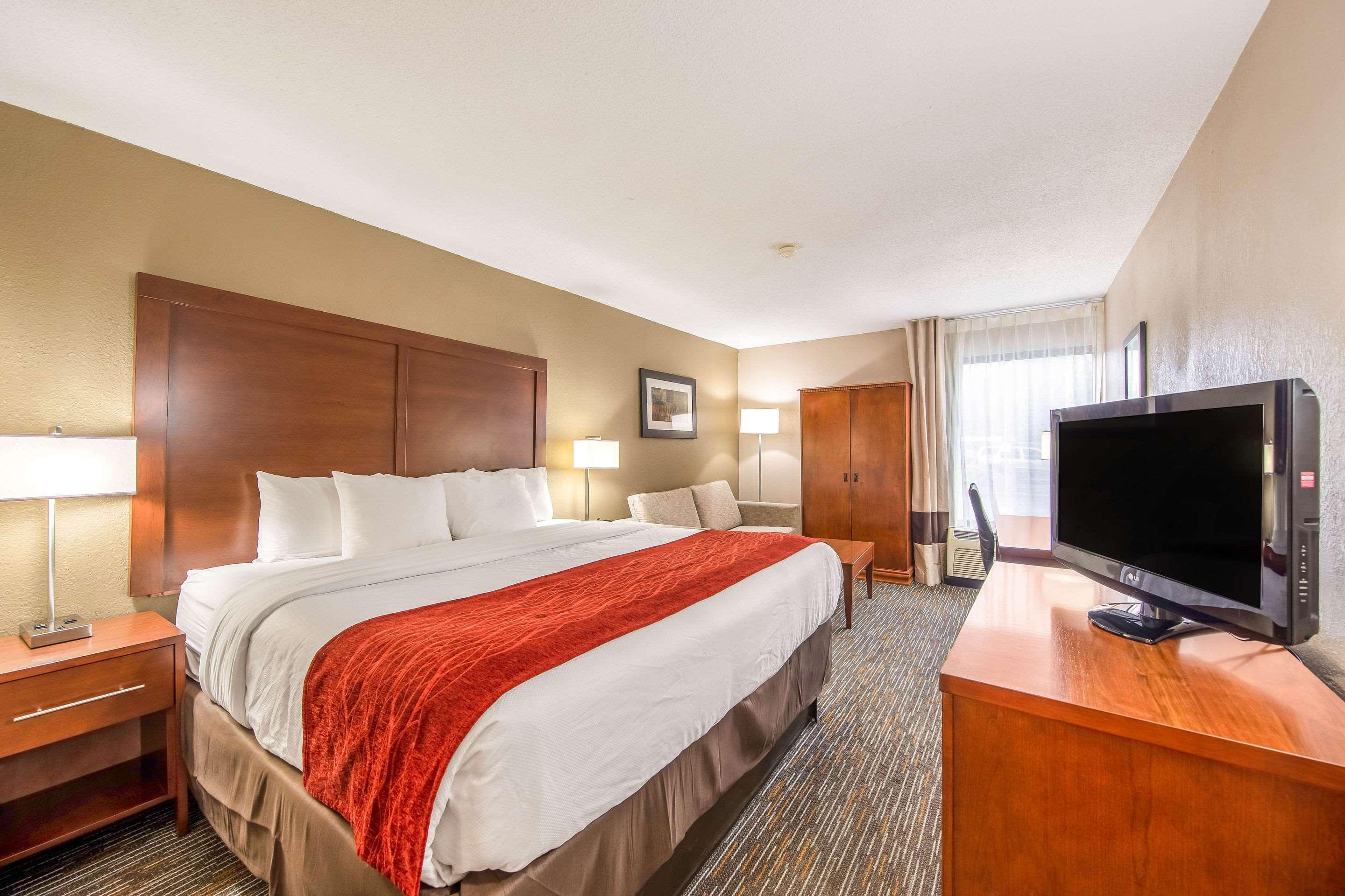 Comfort - Haywood Mall 2*