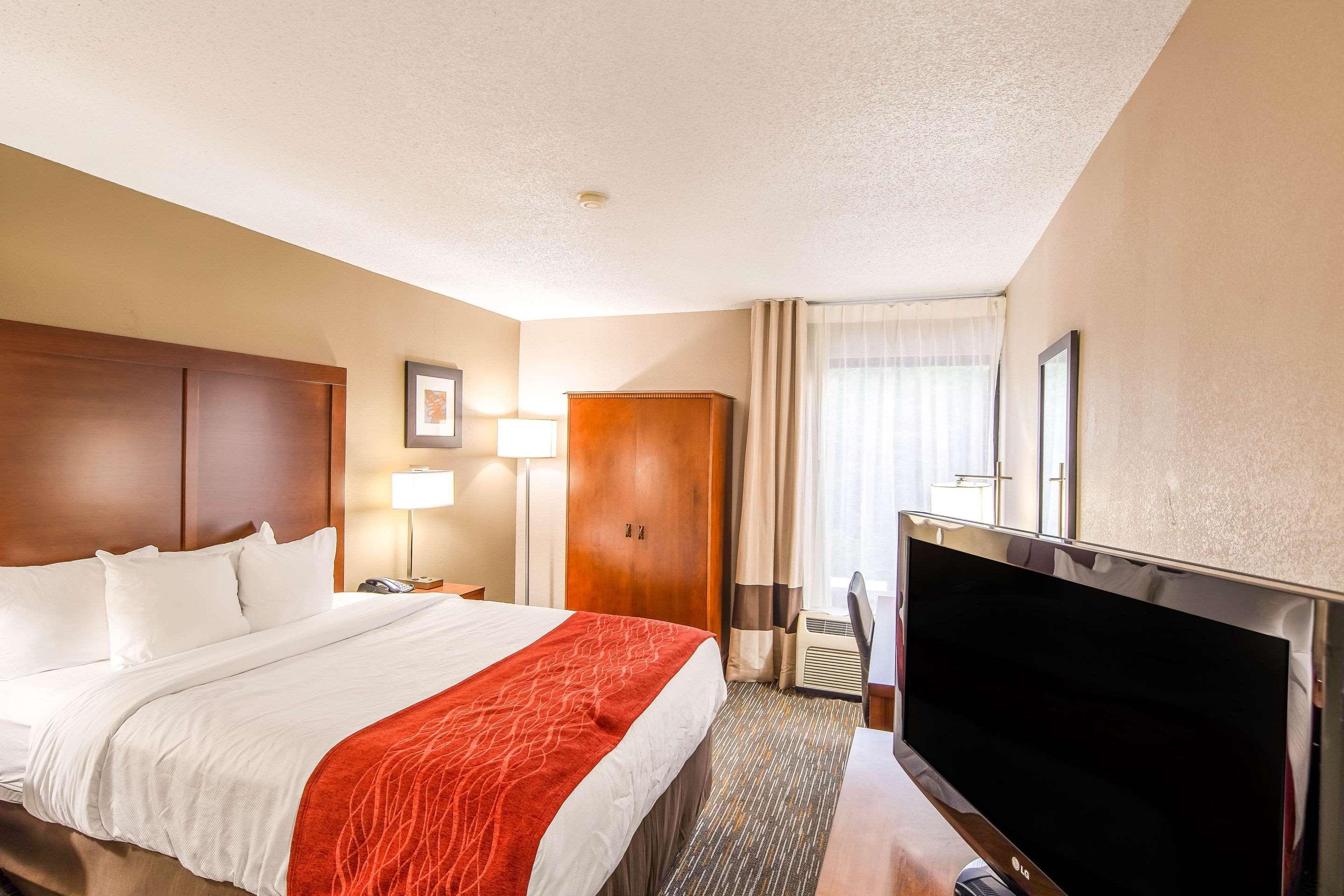 Inn Comfort - Haywood Mall 2*