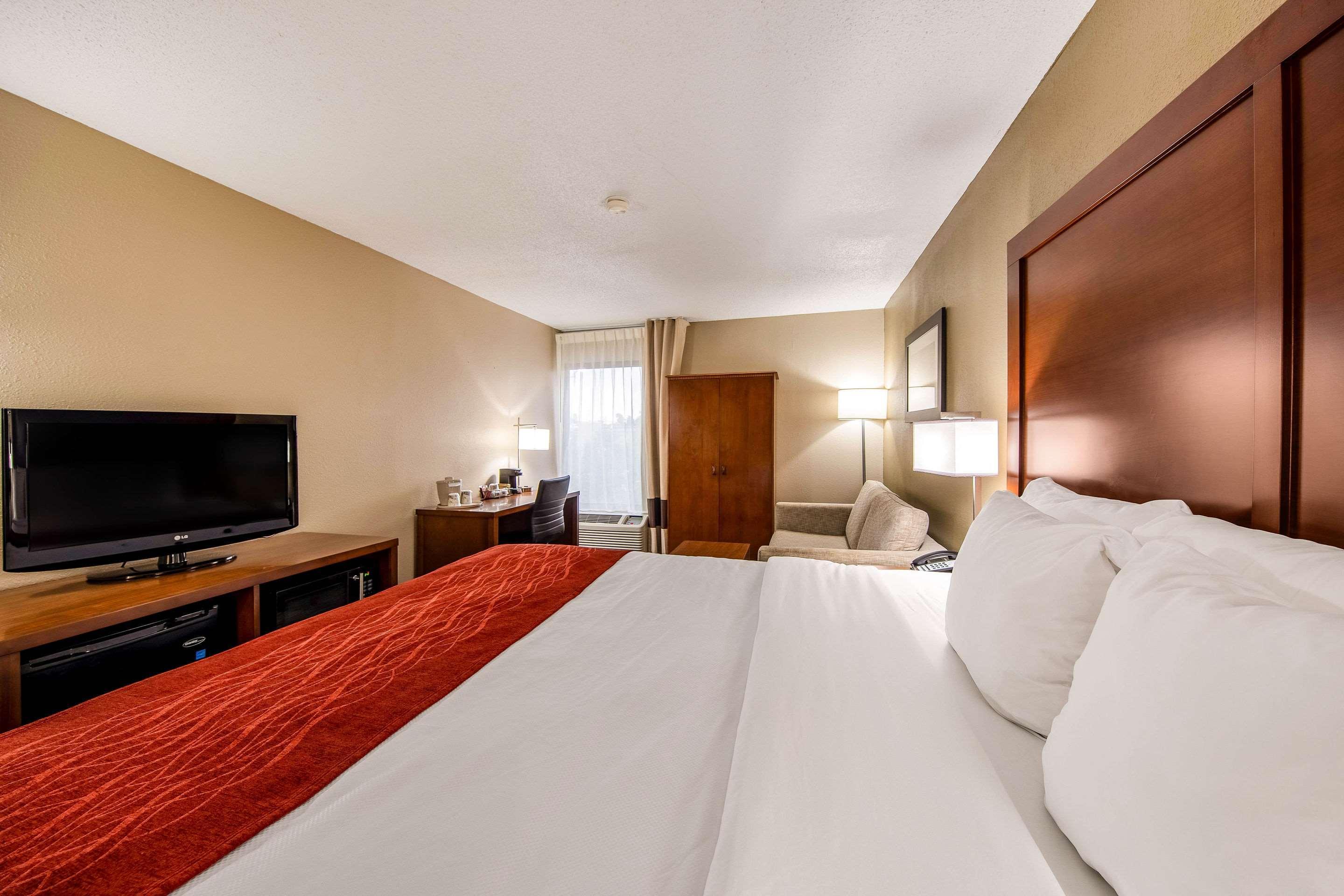 Inn Comfort - Haywood Mall 2*