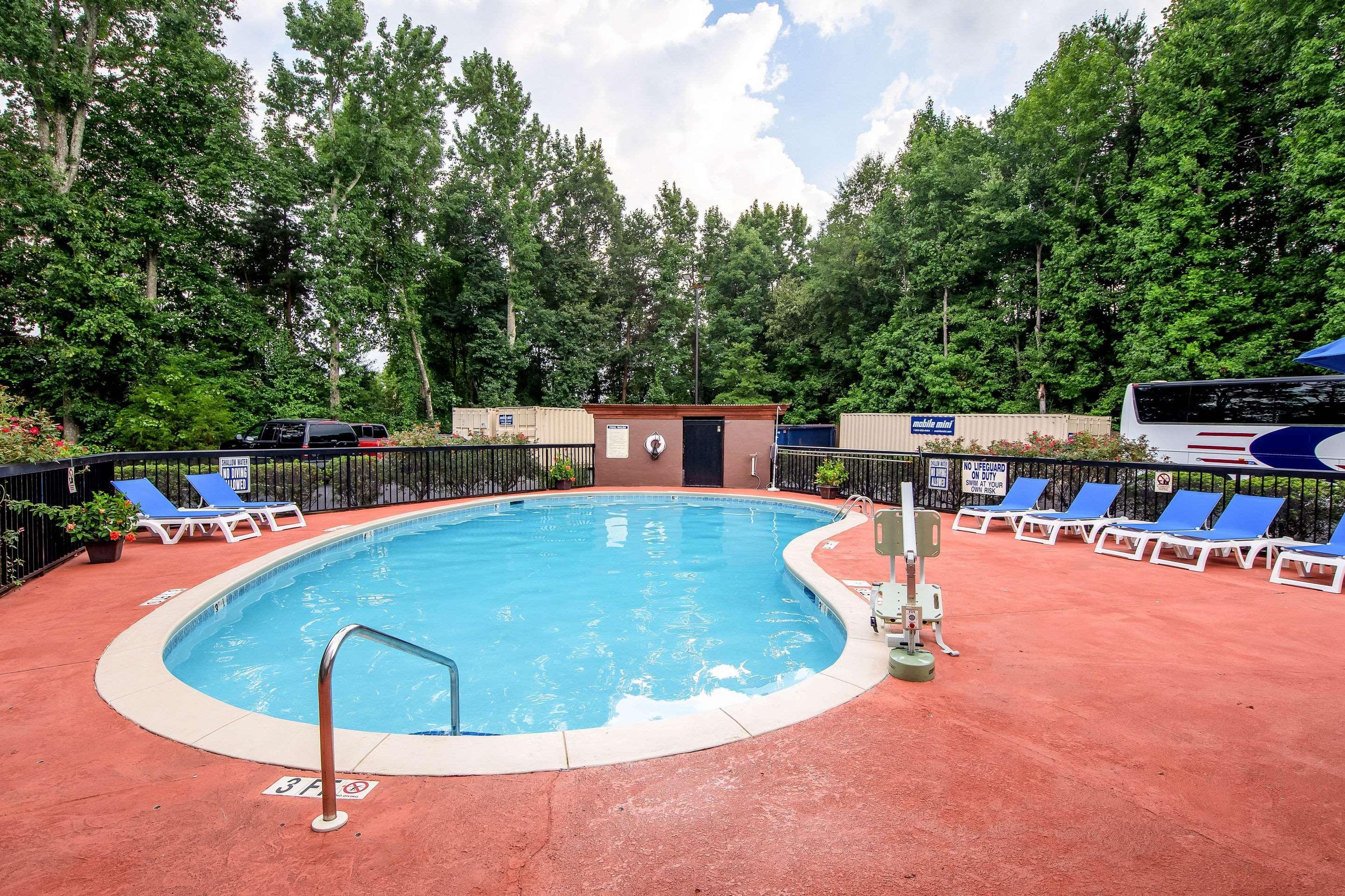 Comfort - Haywood Mall Inn 2*